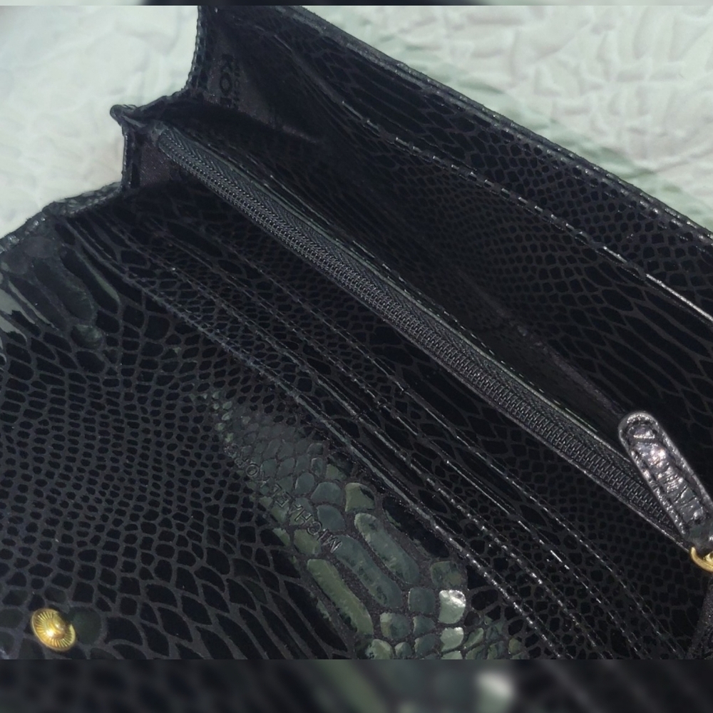 🪷Micheal Kors Fulton Python Wallet - Picture 7 of 11